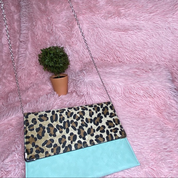 Leopard print clutch - Picture 3 of 3